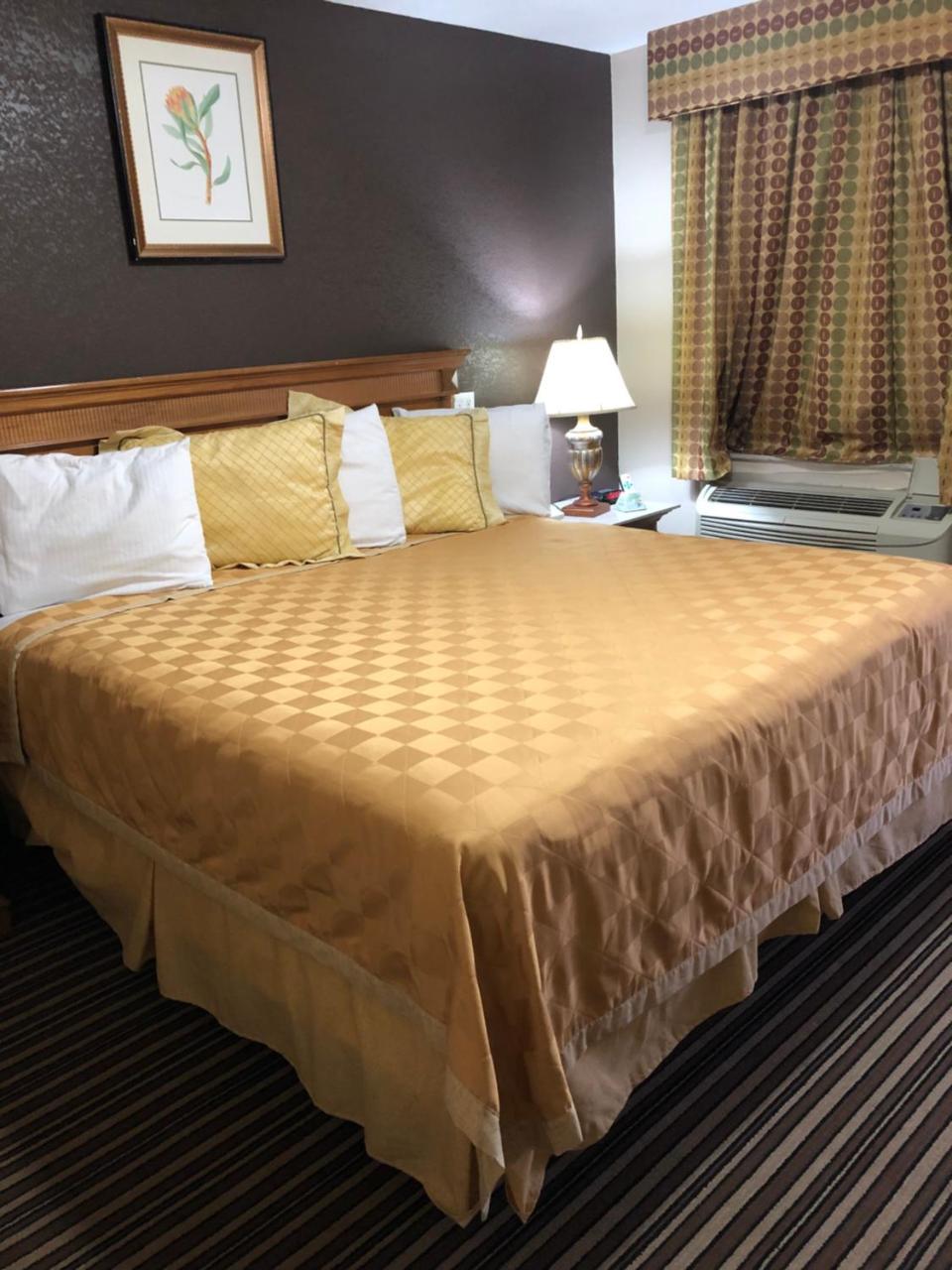 Executive Inn Snyder ภายนอก รูปภาพ